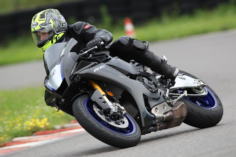 Archiv-2021/20 12.07.2021 Plüss Moto Sport ADR/Gruppe Freies Fahren/Testbike